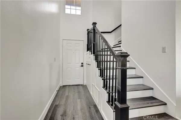 $639,900 | 28102 Bobwhite Circle, Unit 3, Saugus, CA 91350