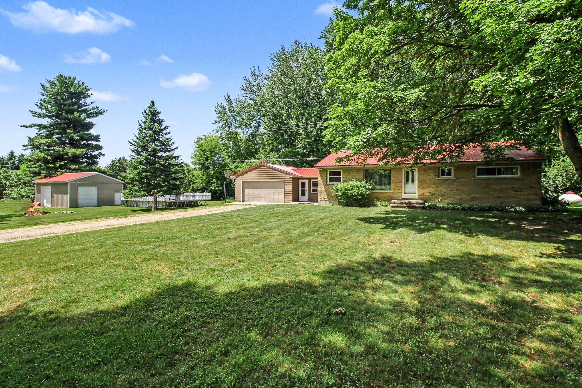 6025 Zimmer Road Haslett, MI 48840 - Photo 2 of 18 002_file_4885