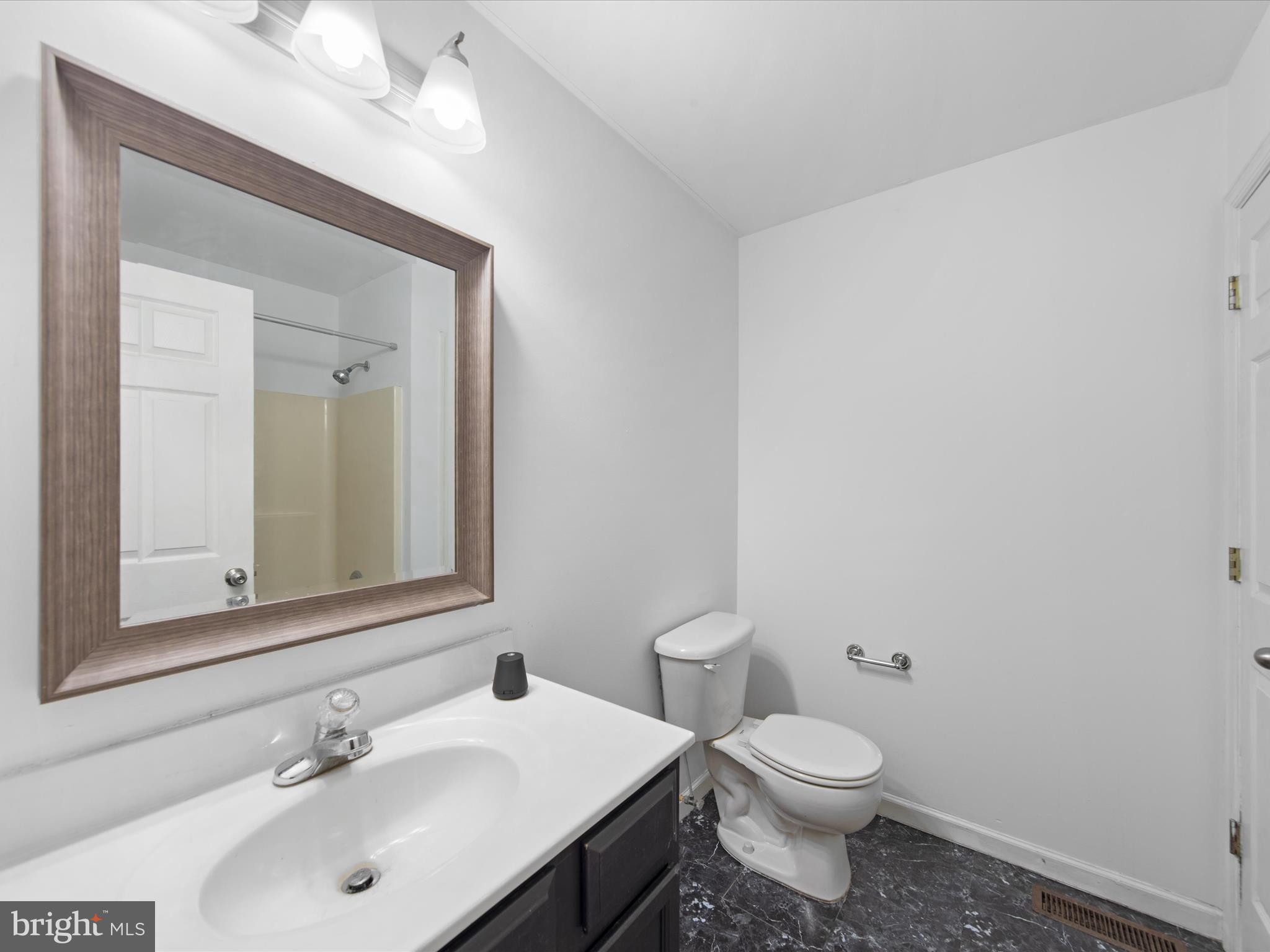 9365 Stage Road Delmar, MD 21875 - Photo 20 of 34 Hall Bathroom