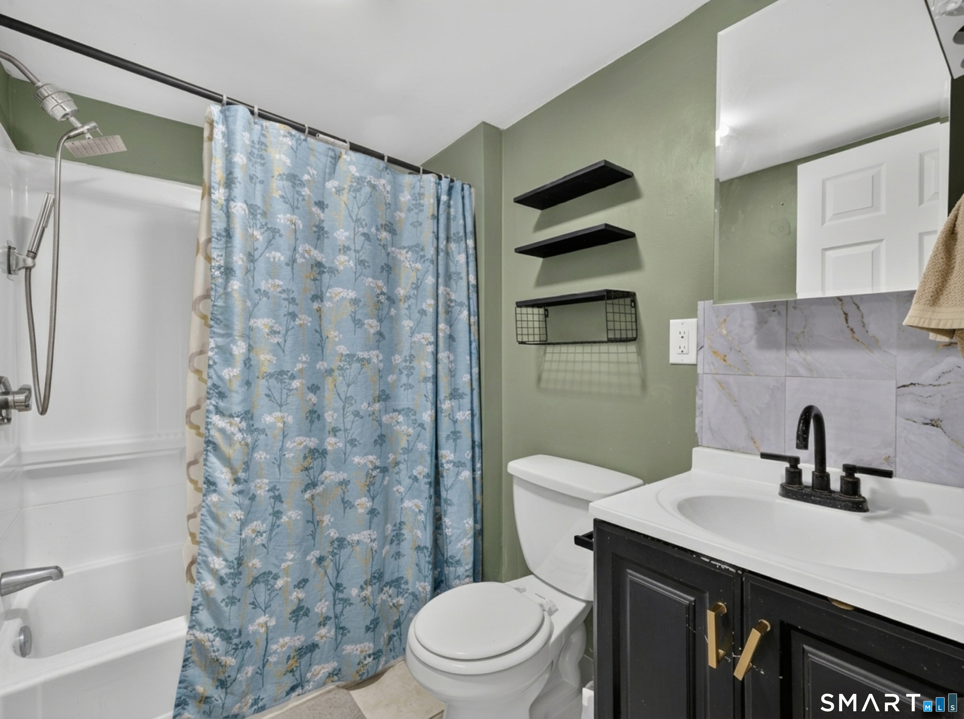 5 Manwaring Street New London, CT 06320 - Photo 12 of 29