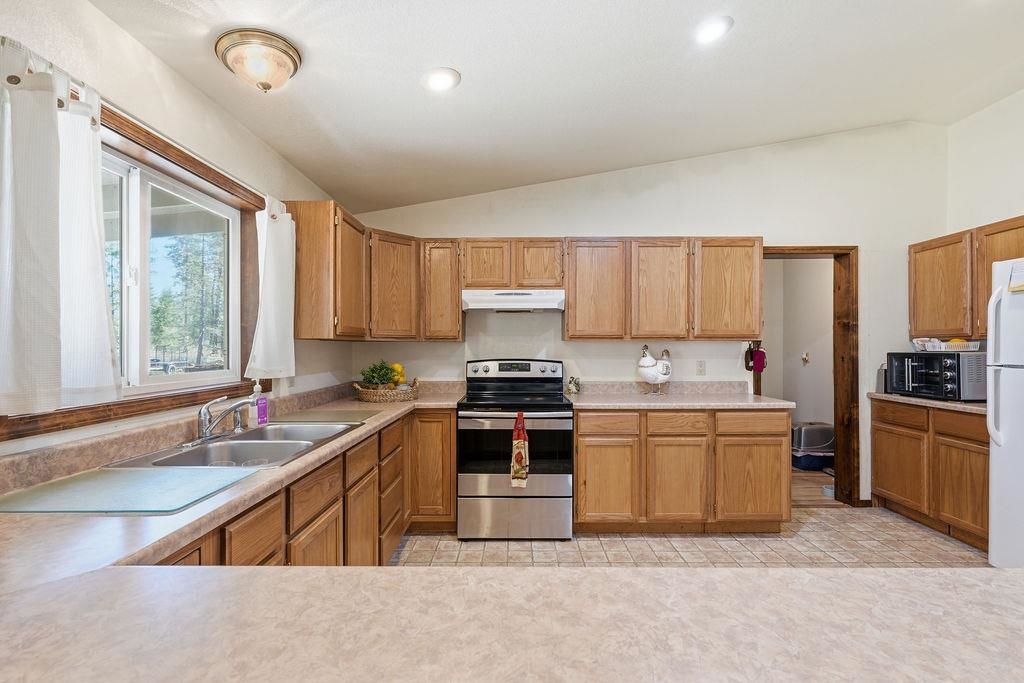 12907 East Nelson Road Elk, WA 99009 - Photo 17 of 44
