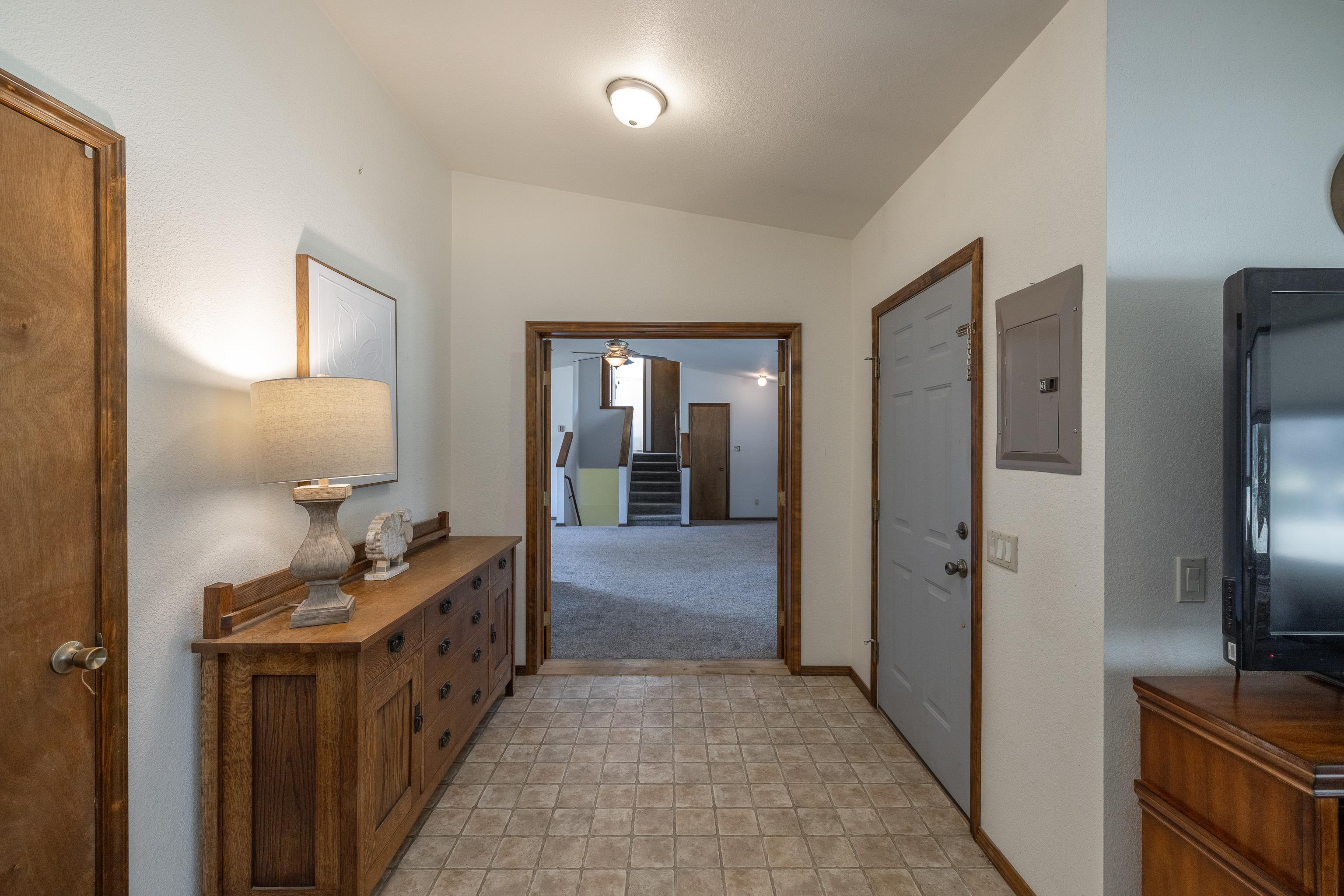 12907 East Nelson Road Elk, WA 99009 - Photo 5 of 44