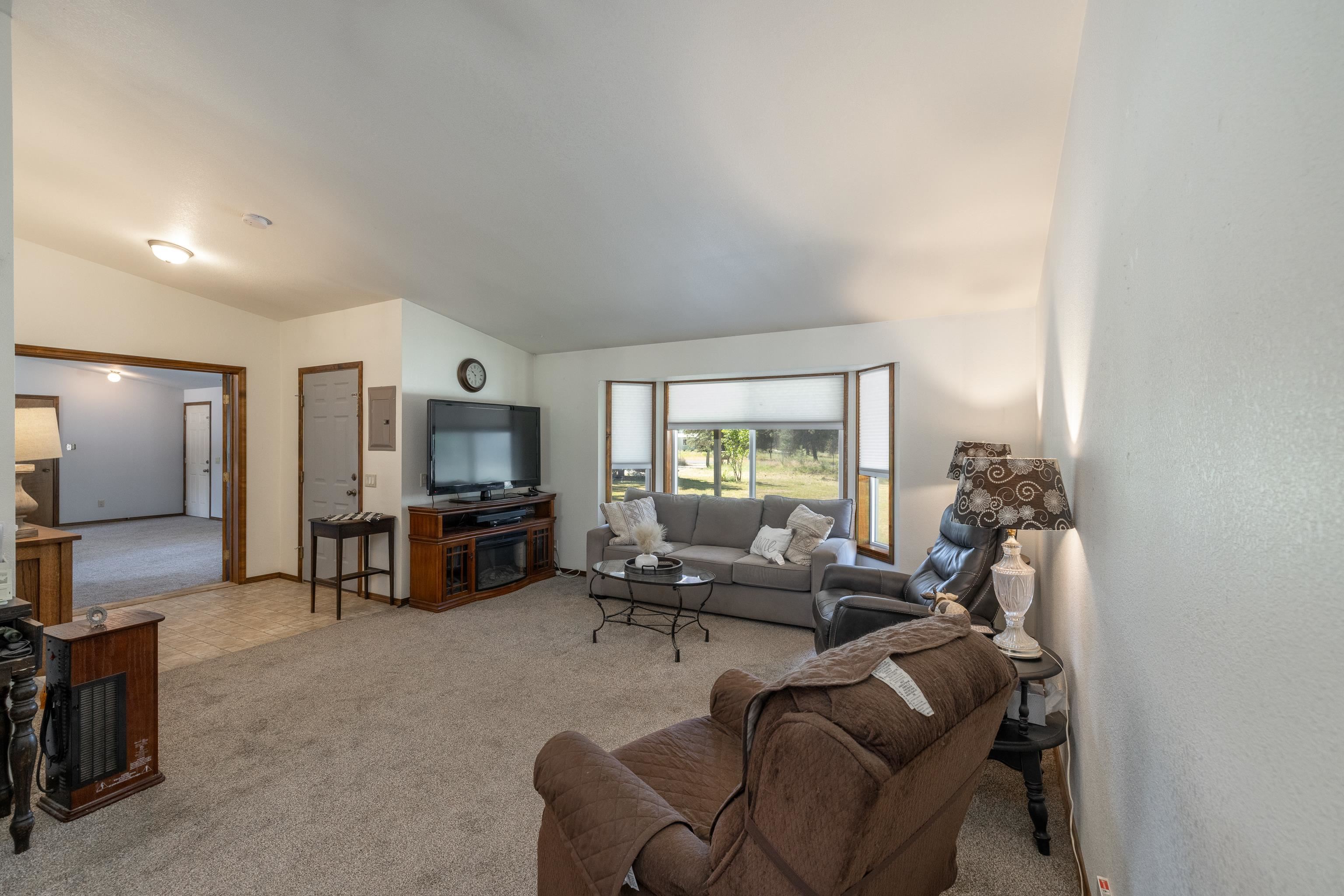 12907 East Nelson Road Elk, WA 99009 - Photo 8 of 44