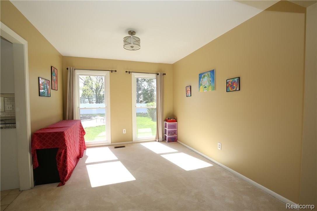 925 Bridgestone Drive Rochester, MI 48309 - Photo 13 of 54 IMG_2664.jpg