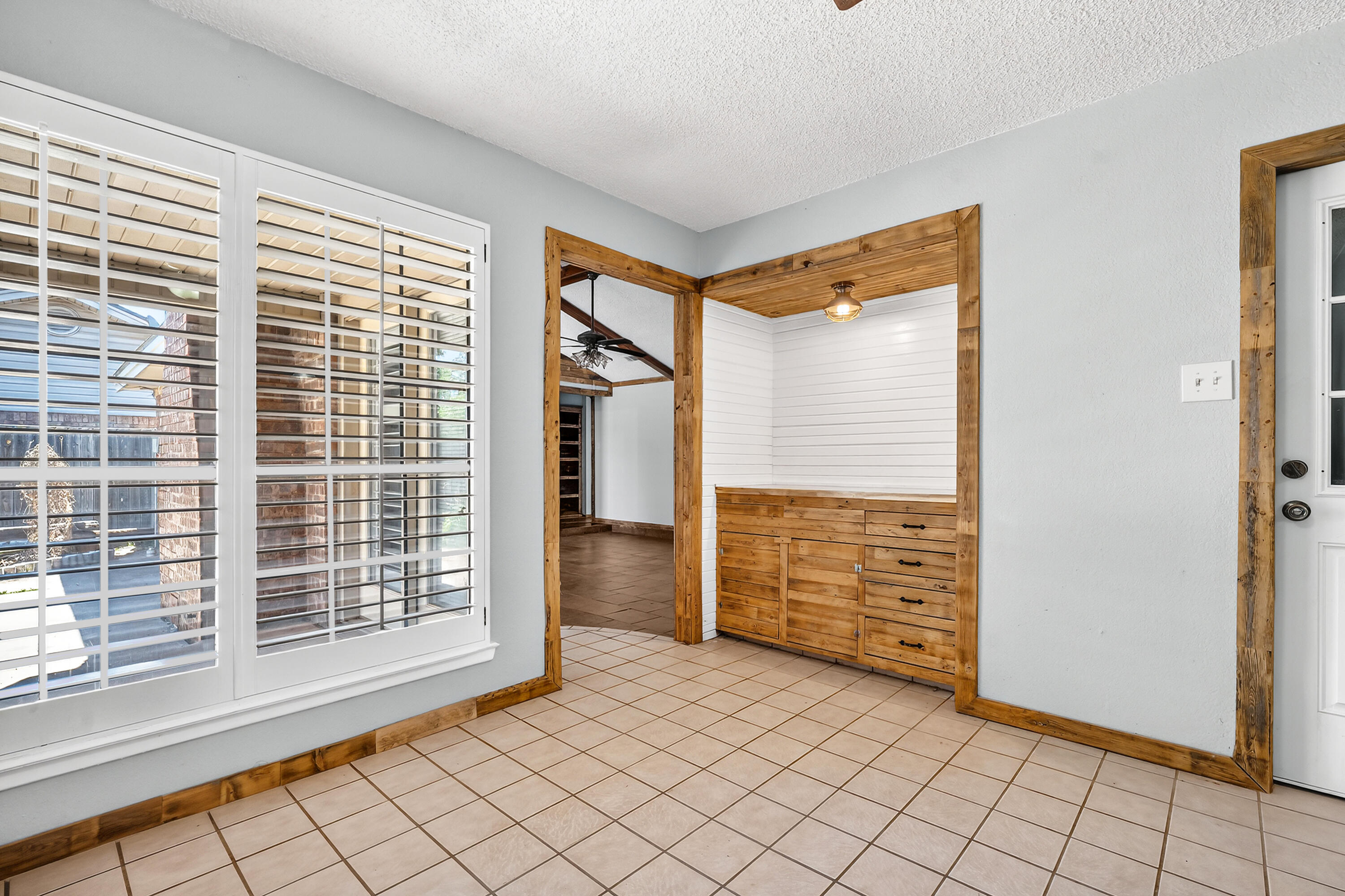 5236 91st Street Lubbock, TX 79424 - Photo 8 of 23 a view of an empty room and window