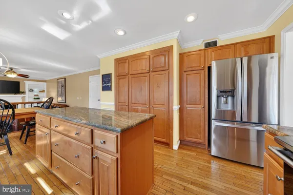 $950,000 | 7923 Donegal Lane, Springfield, VA 22153