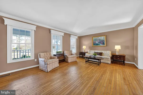 $950,000 | 7923 Donegal Lane, Springfield, VA 22153