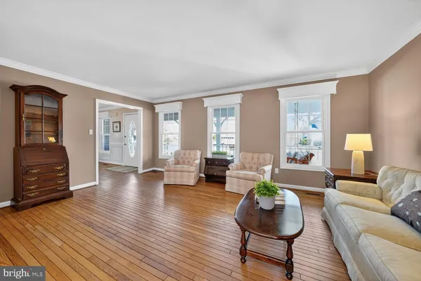 $950,000 | 7923 Donegal Lane, Springfield, VA 22153