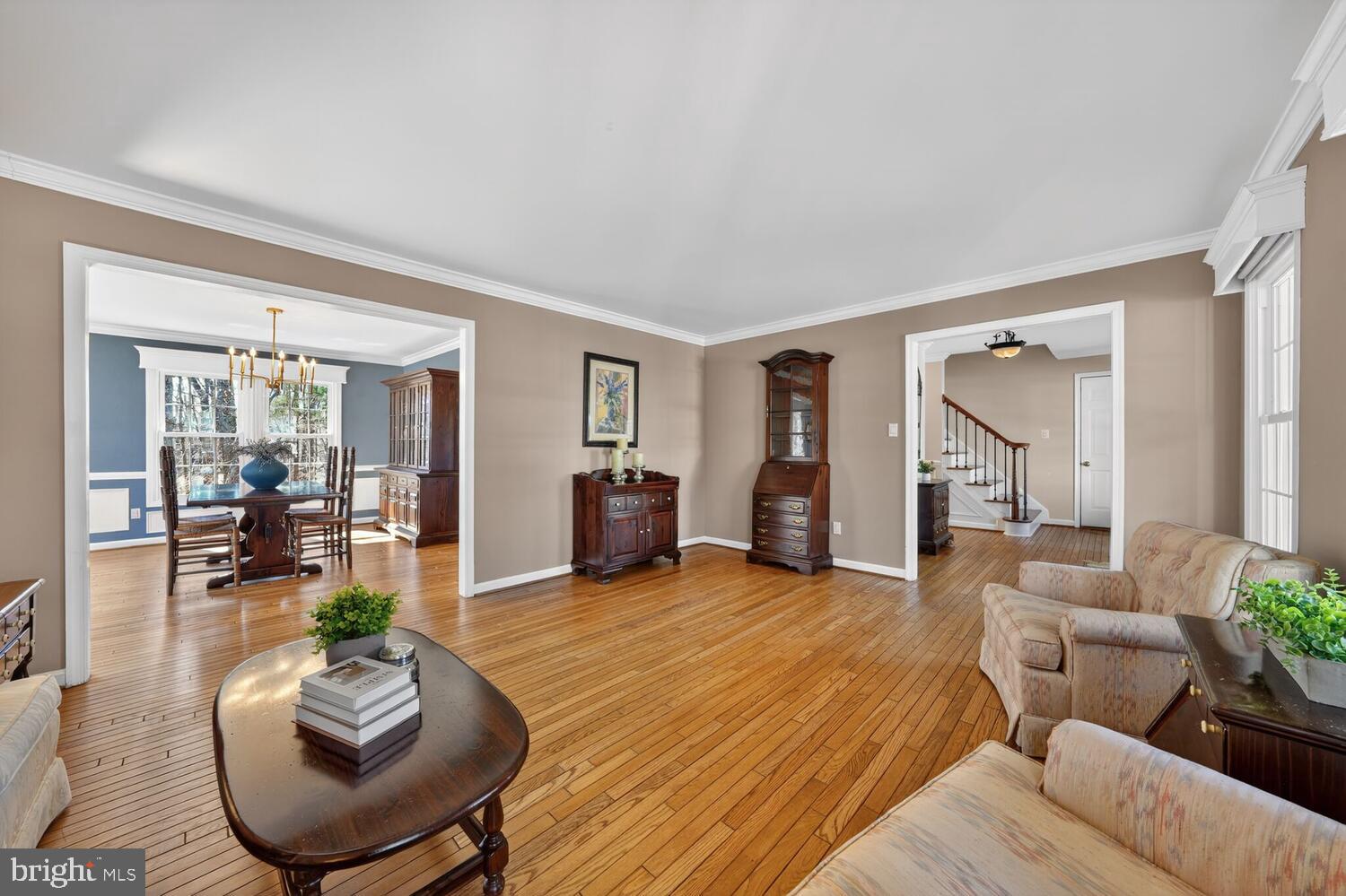 7923 Donegal Lane Springfield, VA 22153 - Photo 10 of 45 Living Room