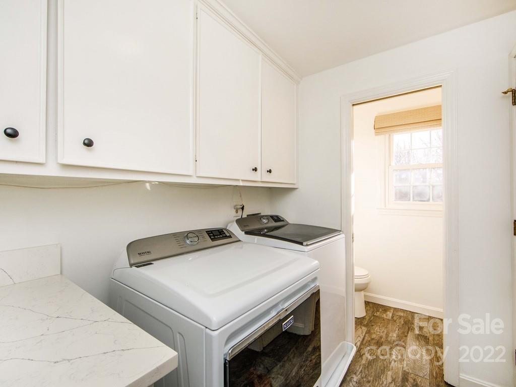 1000 Braeburn Road Charlotte, NC 28211 - Photo 28 of 48 a utility room with dryer and washer