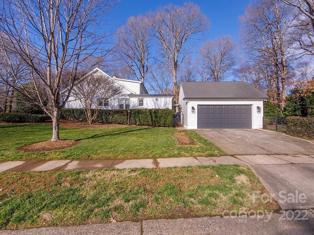 1000 Braeburn Road Charlotte, NC 28211 - Photo 40 of 48 front view of a house with a yard