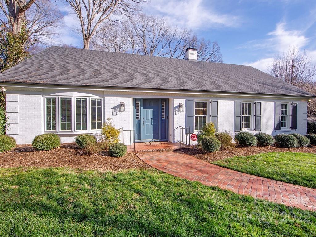 1000 Braeburn Road Charlotte, NC 28211 - Photo 4 of 48 a front view of house with yard and green space