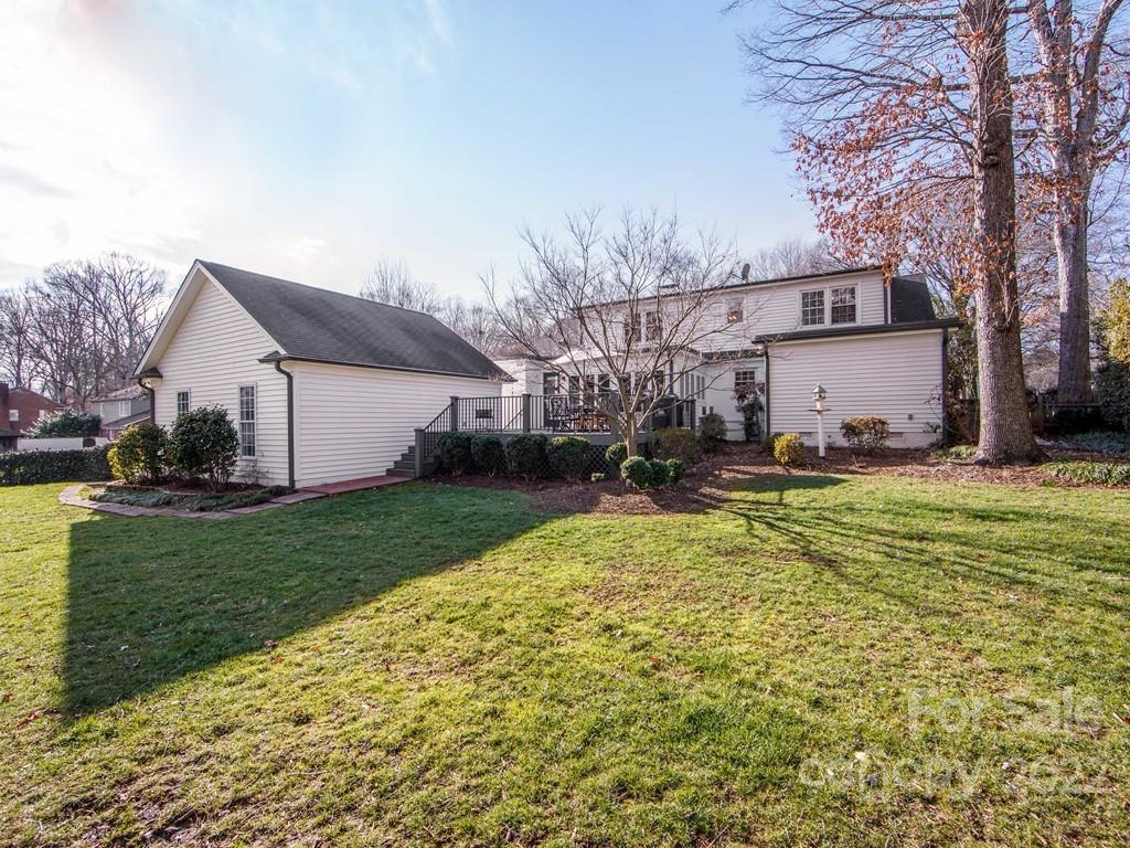 1000 Braeburn Road Charlotte, NC 28211 - Photo 44 of 48 a bathroom with a sink and garden