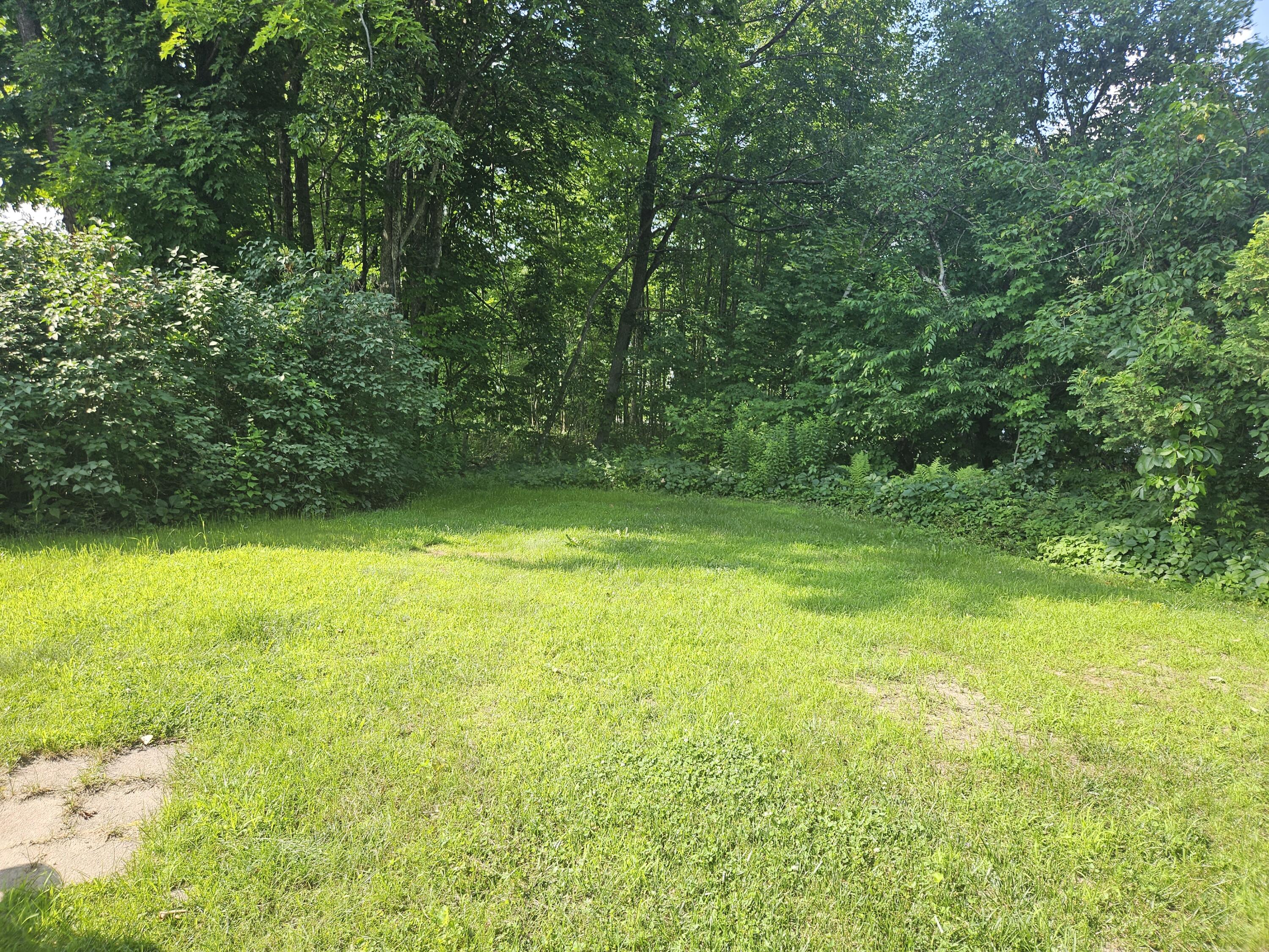 657 Mohawk Road Lincoln, ME 04457 - Photo 20 of 24 Lawn