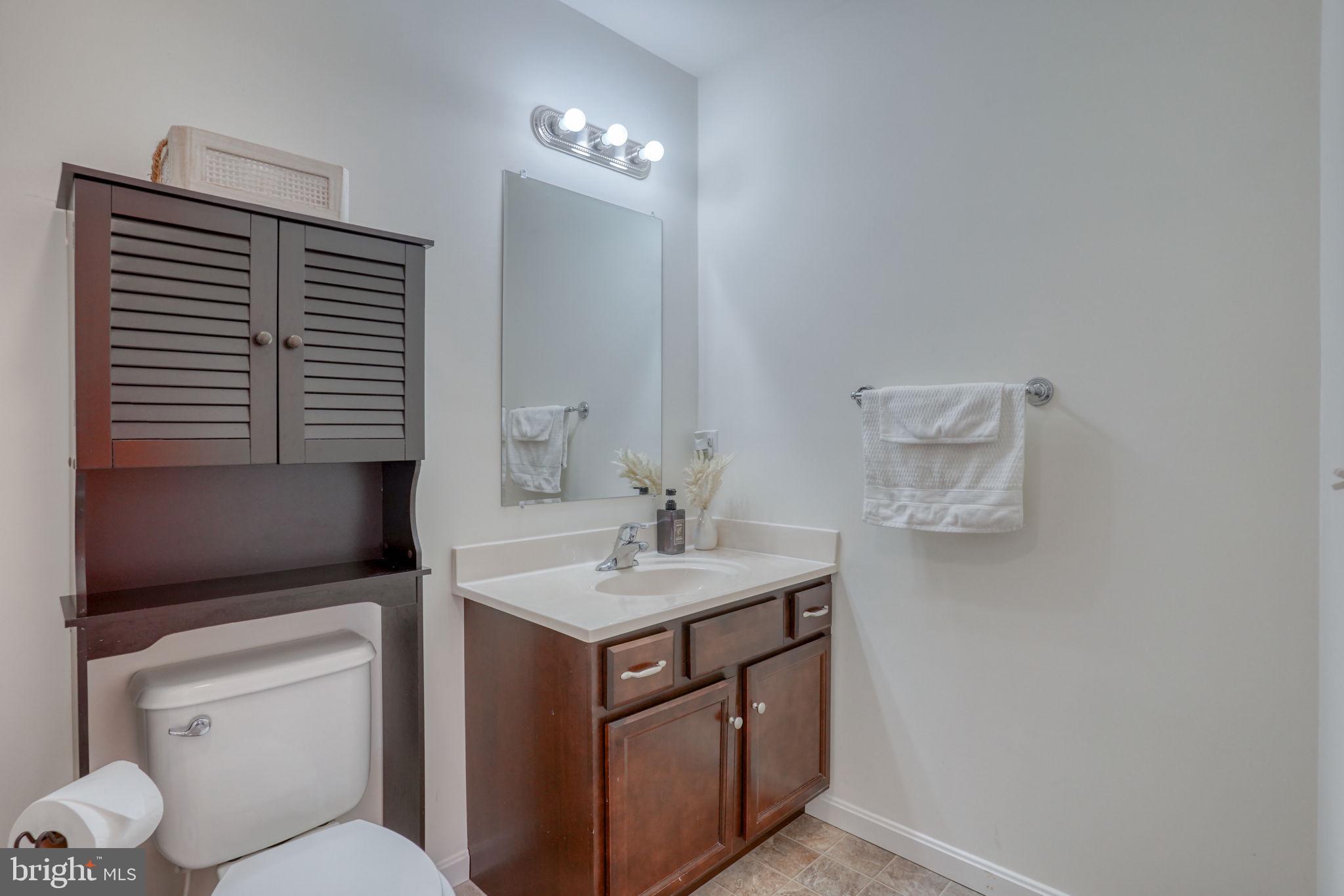 45 East Buck Point Road Clayton, DE 19938 - Photo 31 of 40 Full bath attached to main floor bedroom