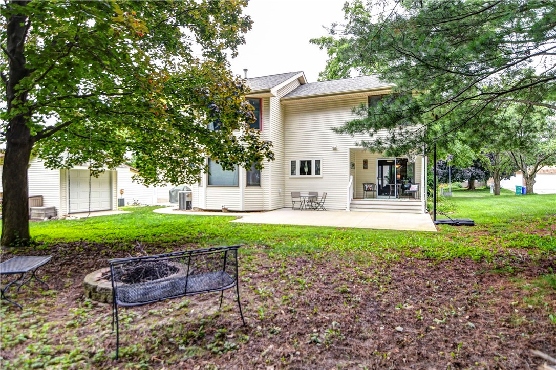 3585 North Woodridge Drive Decatur, IL 62526 - Photo 37 of 47