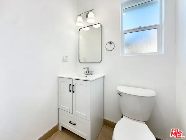 $4,995 | 5930 Willoughby Avenue, Los Angeles, CA 90038