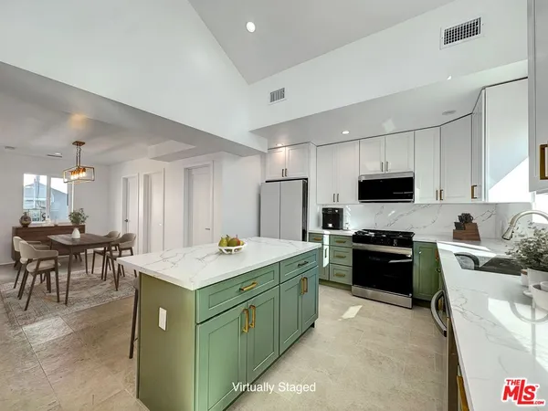 $4,995 | 5930 Willoughby Avenue, Los Angeles, CA 90038