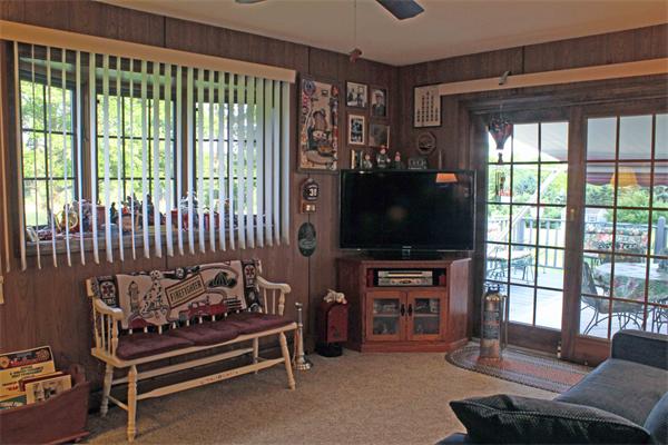 707 Country Club Road Greenfield, MA 01301 - Photo 4 of 30 Gallery Image 4