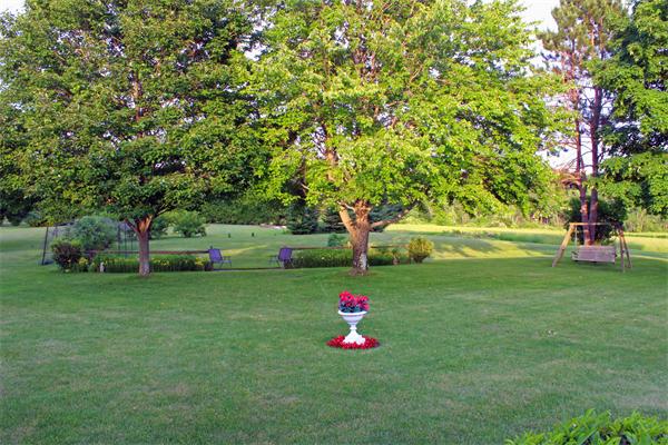 707 Country Club Road Greenfield, MA 01301 - Photo 9 of 30 Gallery Image 9