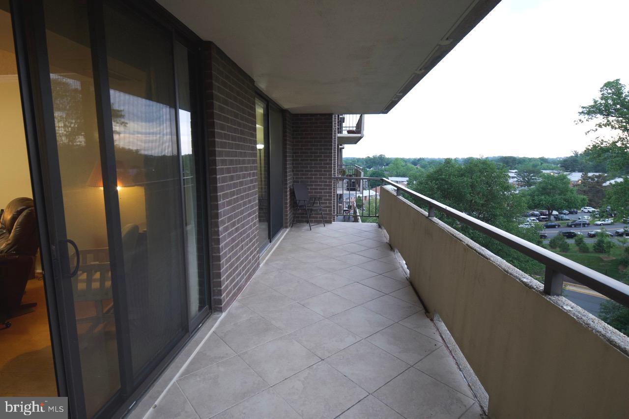 1800 Old Meadow Road, Unit 818 McLean, VA 22102 - Photo 26 of 35 a view of balcony