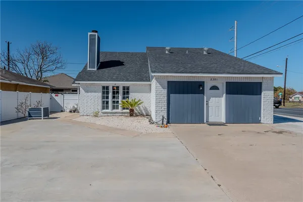 $2,500 | 2301 Vialoux Drive, Corpus Christi, TX 78418