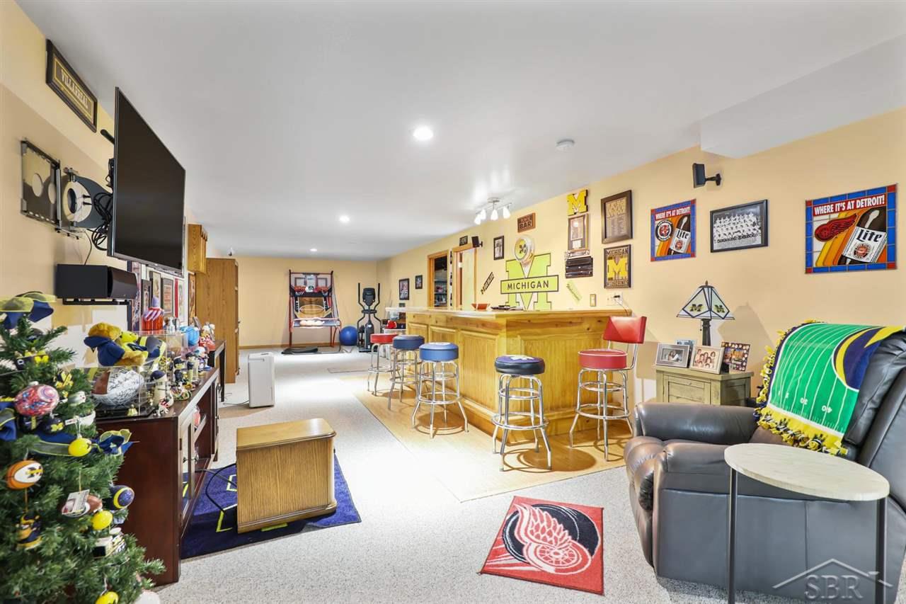 604 Bacon Road Saginaw, MI 48609 - Photo 30 of 62 50052163-29.JPG