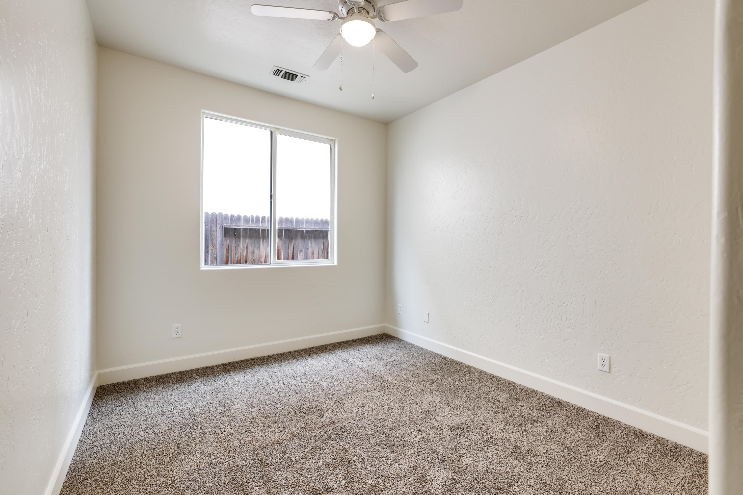 346 Martin Street Tulare, CA 93274 - Photo 25 of 33 d50a6654-d50a6656