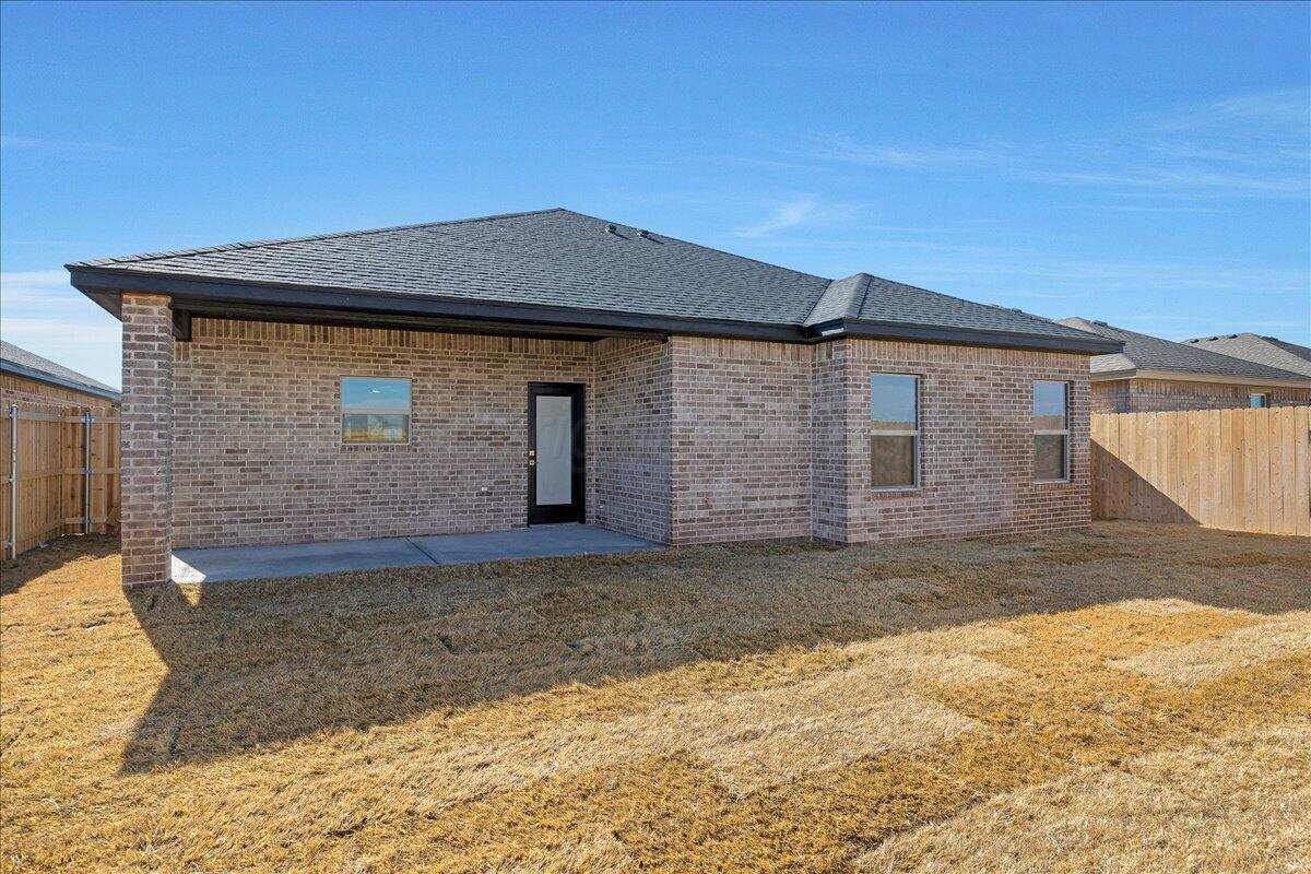 4302 Beacon Road Amarillo, TX 79118 - Photo 18 of 20 a backyard of a house