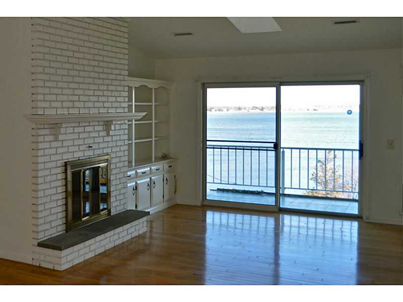 4100 Post Road, Unit 4 Warwick, RI 02886 - Photo 6 of 15 Living Room.
