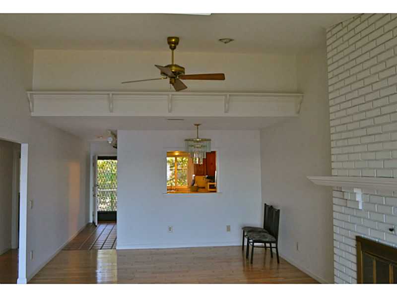 4100 Post Road, Unit 4 Warwick, RI 02886 - Photo 7 of 15 Dining Area.