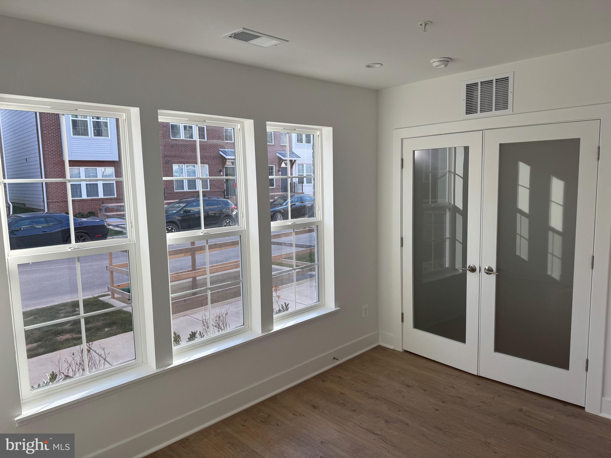 3509 Margaret Jones Place Gaithersburg, MD 20877 - Photo 11 of 40 Bright bedroom on ground floor