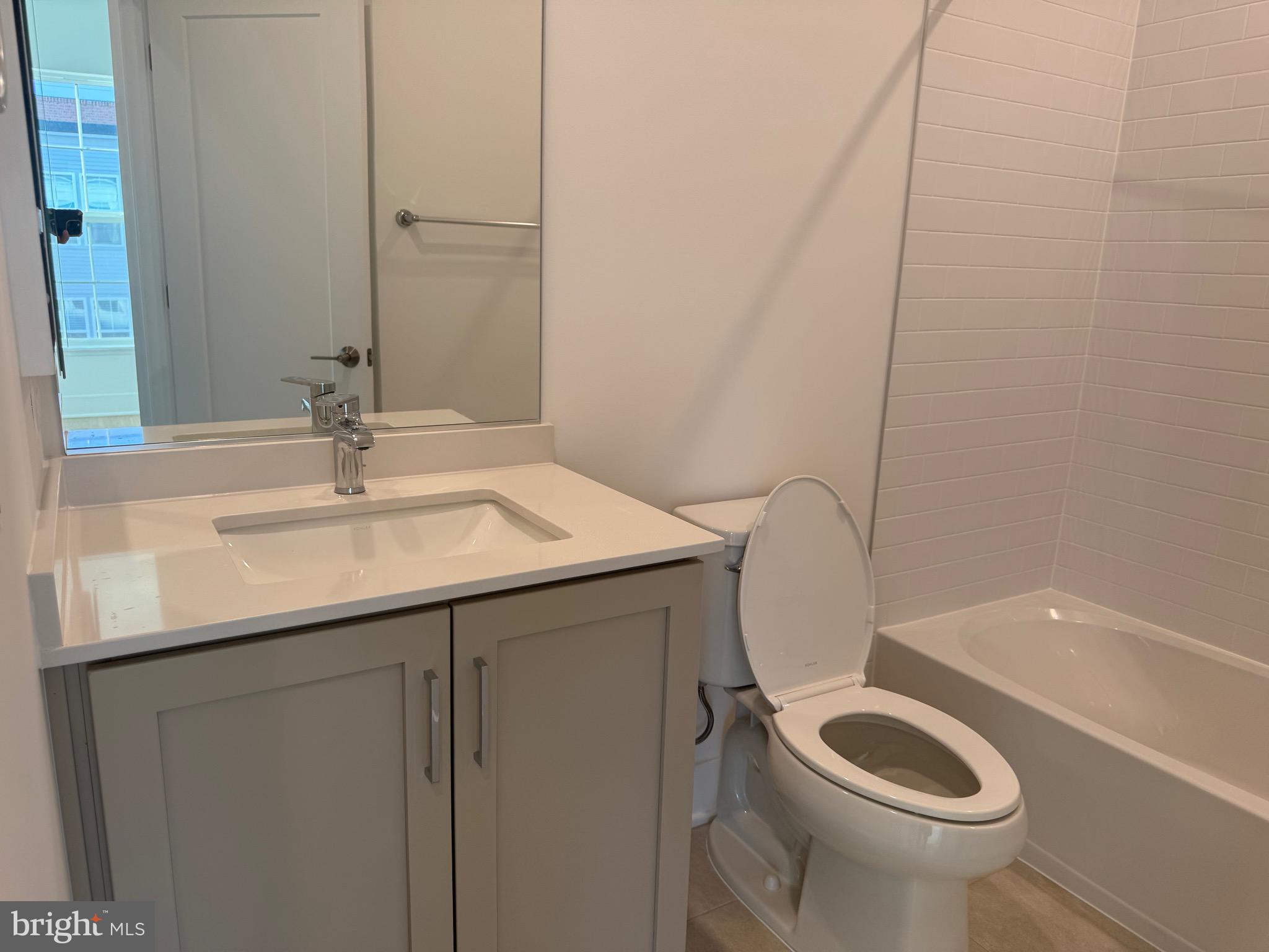 3509 Margaret Jones Place Gaithersburg, MD 20877 - Photo 16 of 40 Hall bathroom