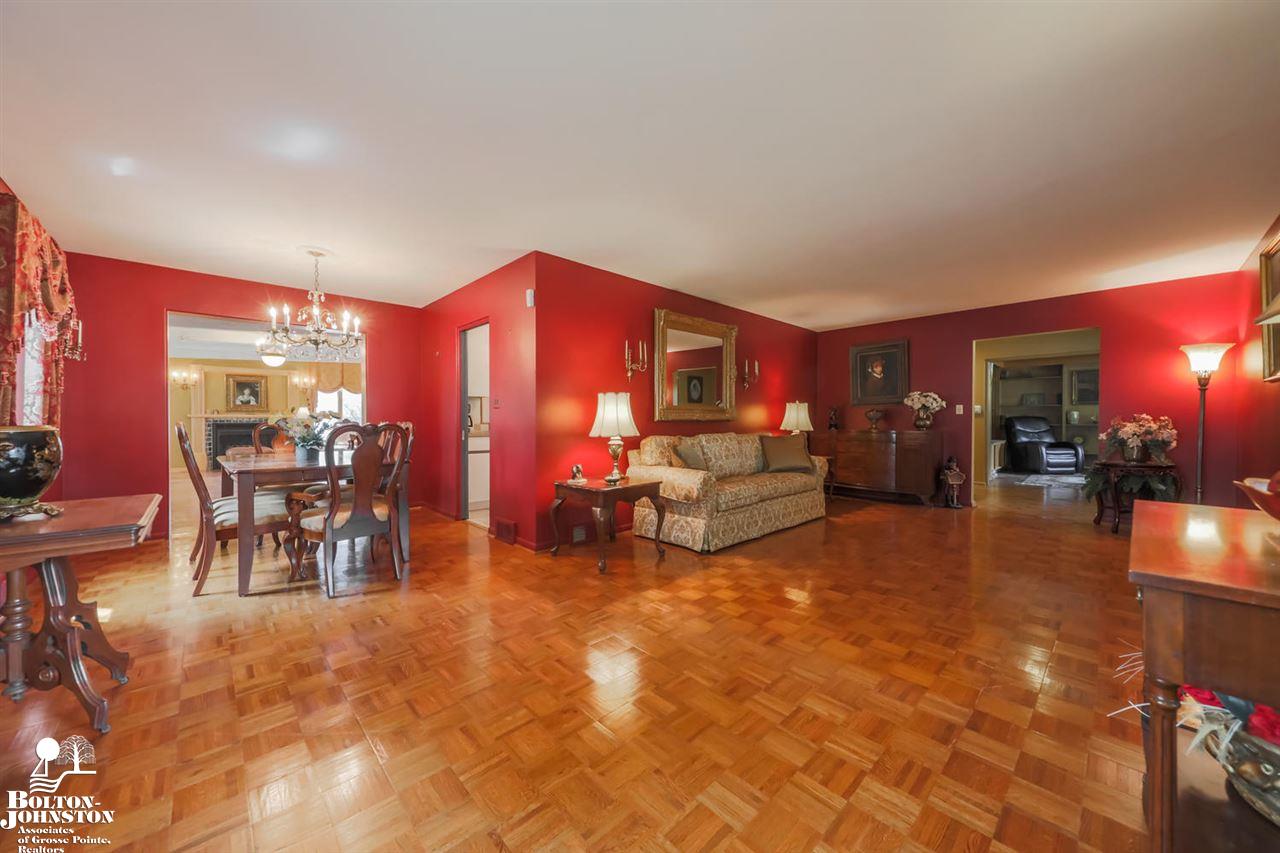 1067 Devonshire Road Grosse Pointe Park, MI 48230 - Photo 4 of 58