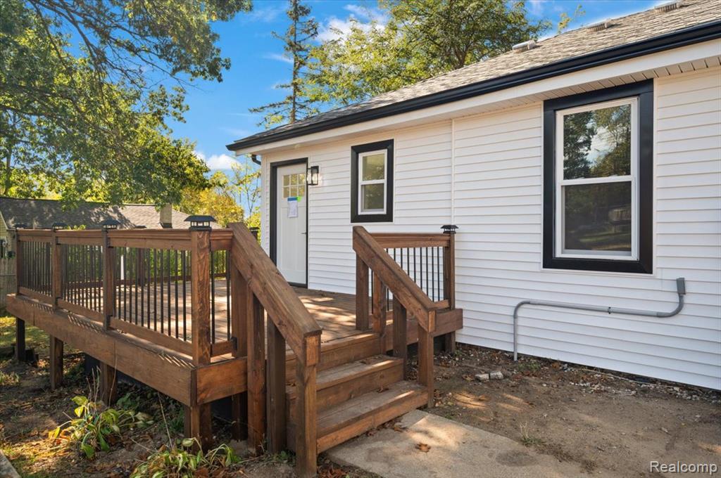 1588 Ladd Road Wolverine Lake, MI 48390 - Photo 24 of 35