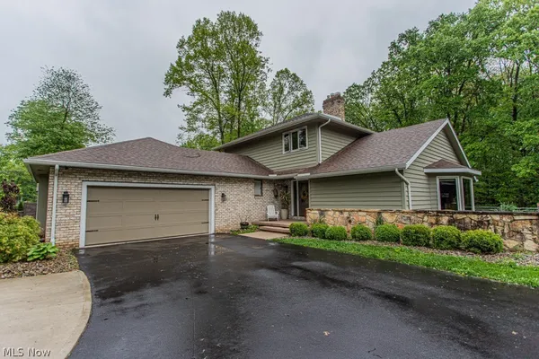 $399,900 | 5777 Lockwood Boulevard, Youngstown, OH 44512