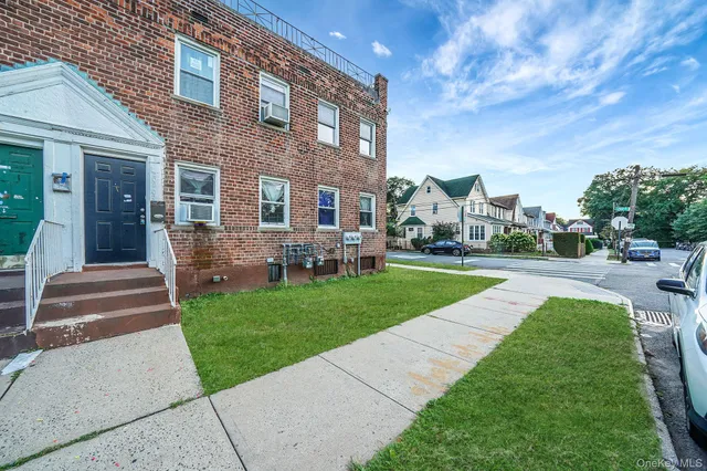 $849,000 | 202-02 109th Avenue | Hollis