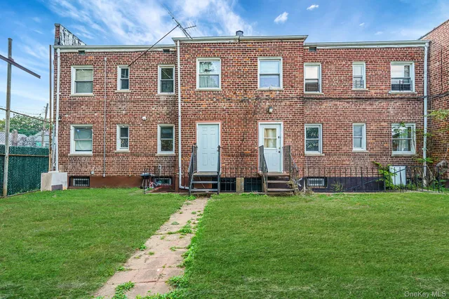 $849,000 | 202-02 109th Avenue | Hollis