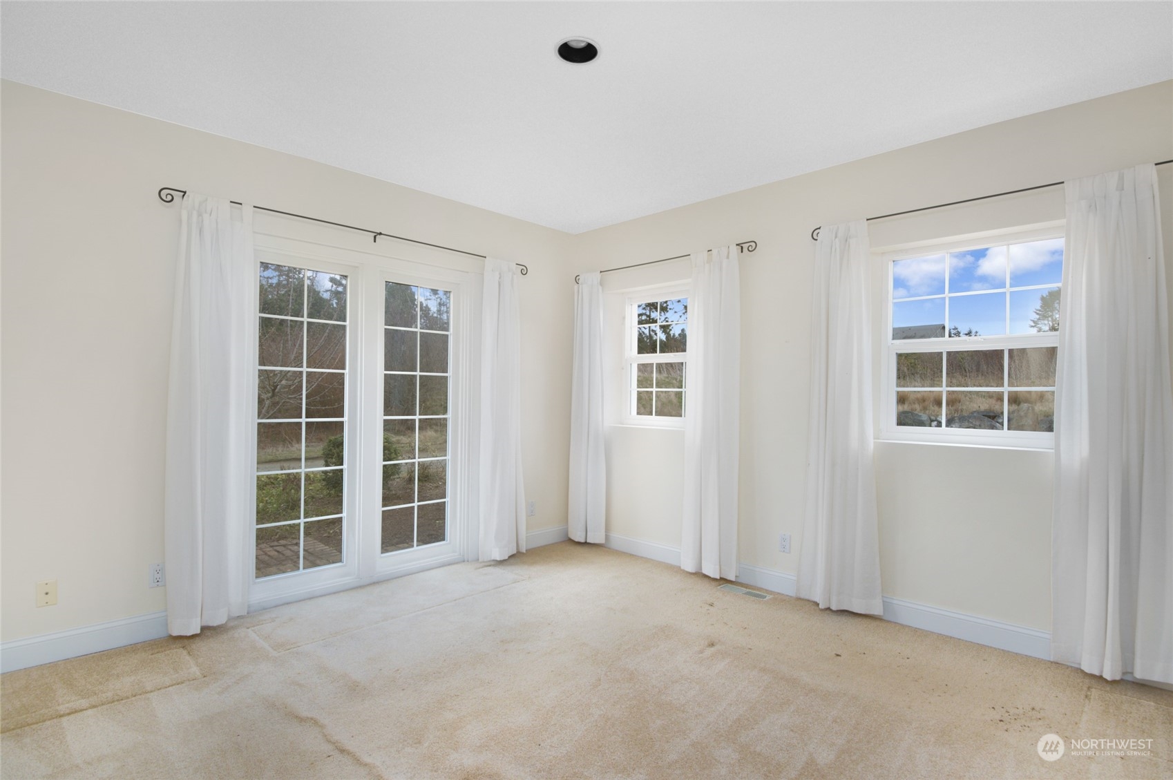 4620 Moran Road Oak Harbor, WA 98277 - Photo 27 of 40 Gallery Image 27