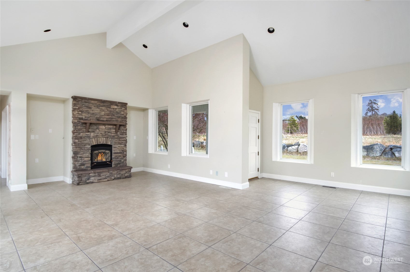 4620 Moran Road Oak Harbor, WA 98277 - Photo 8 of 40 Gallery Image 8