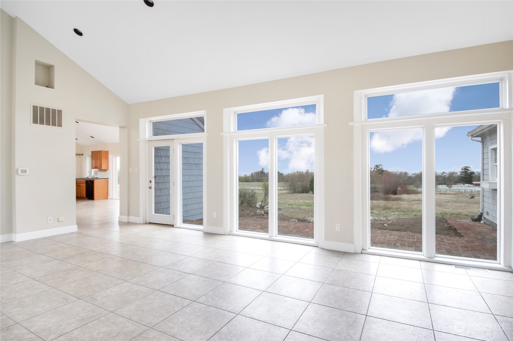 4620 Moran Road Oak Harbor, WA 98277 - Photo 9 of 40 Gallery Image 9