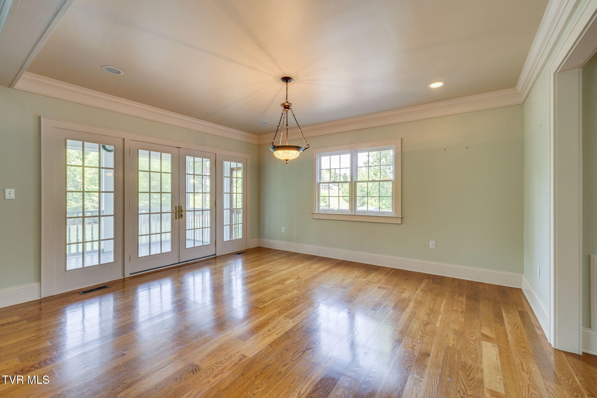 1962 Cooks Valley Road Kingsport, TN 37664 - Photo 9 of 56 009