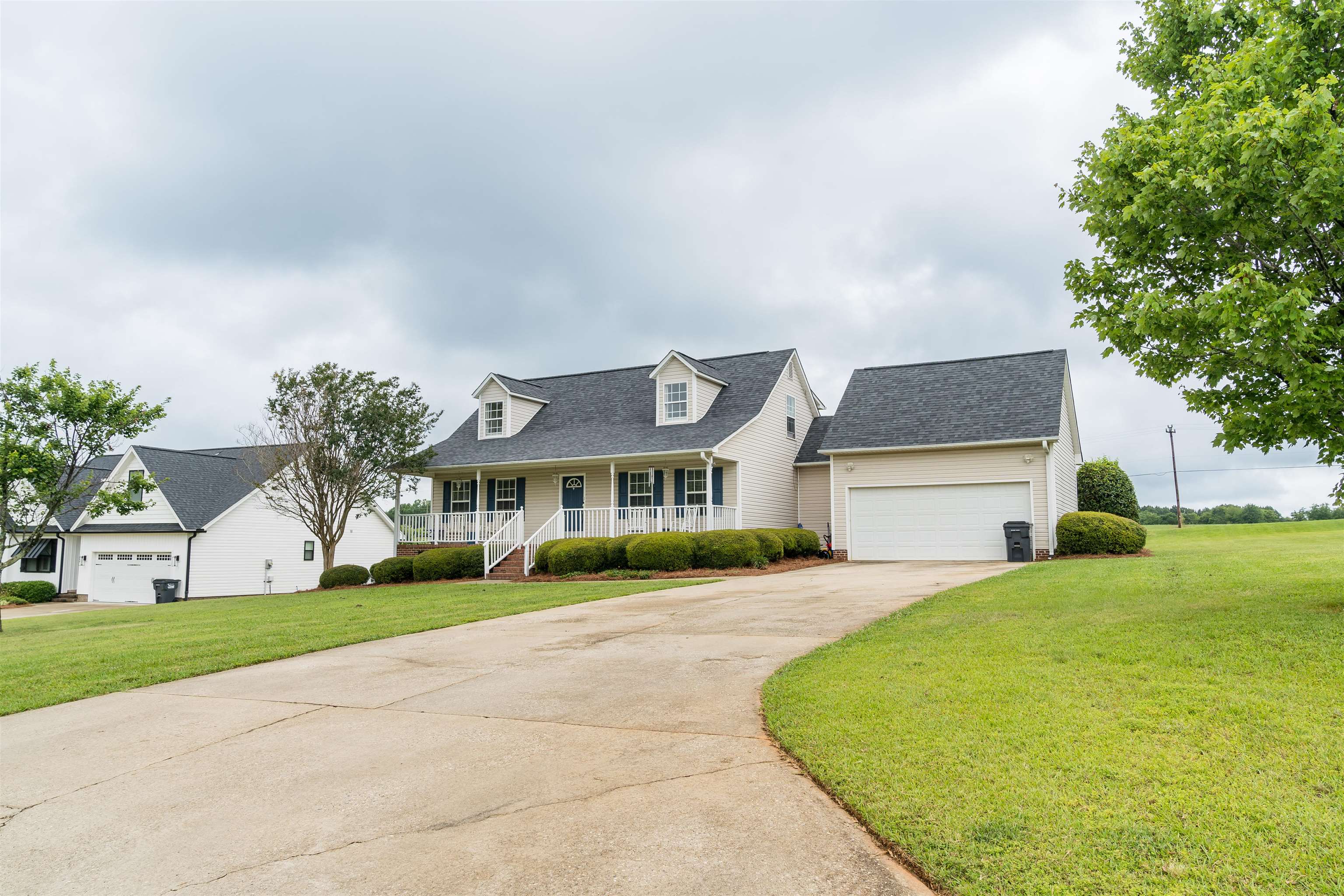 116 Wildheather Drive Campobello, SC 29322 - Photo 2 of 38