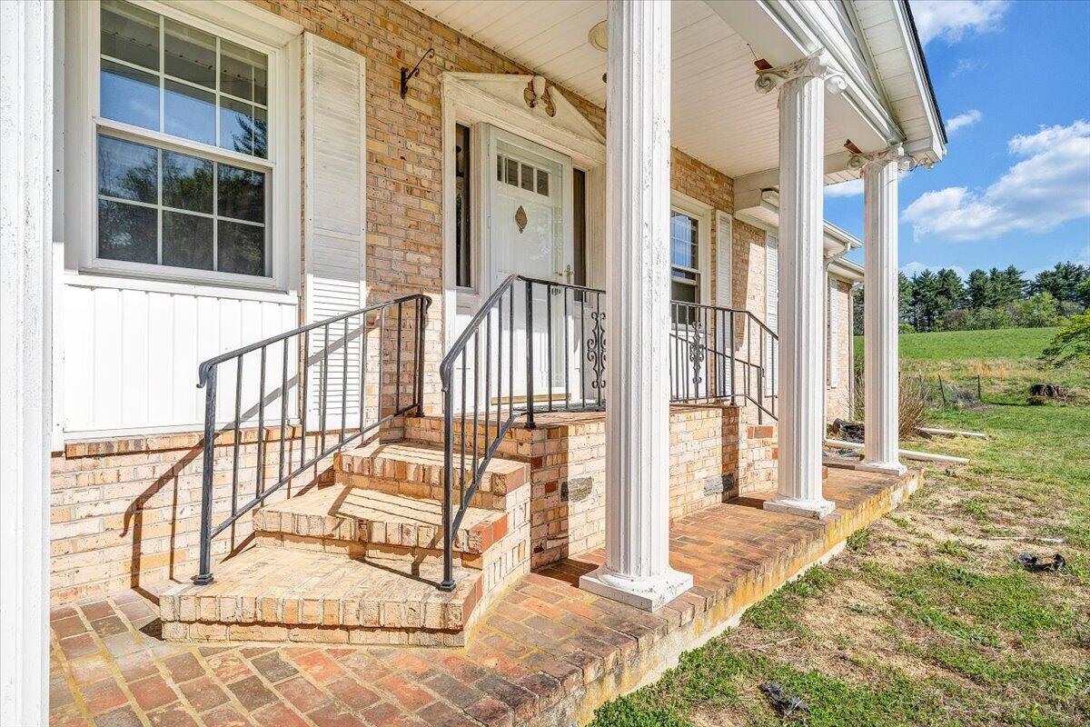 1547 Kings Store Road Northeast Check, VA 24072 - Photo 3 of 68 03-MIB07365