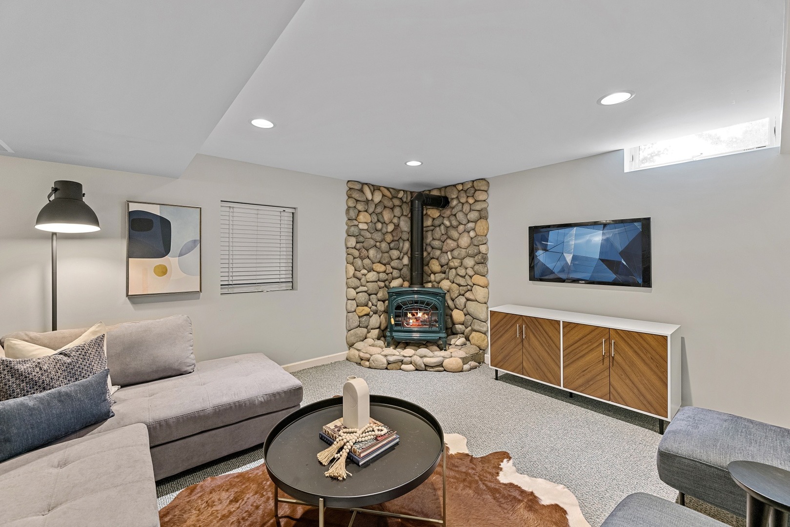 950 Shermer Road Northbrook, IL 60062 - Photo 25 of 32 a living room with furniture and a wooden floor