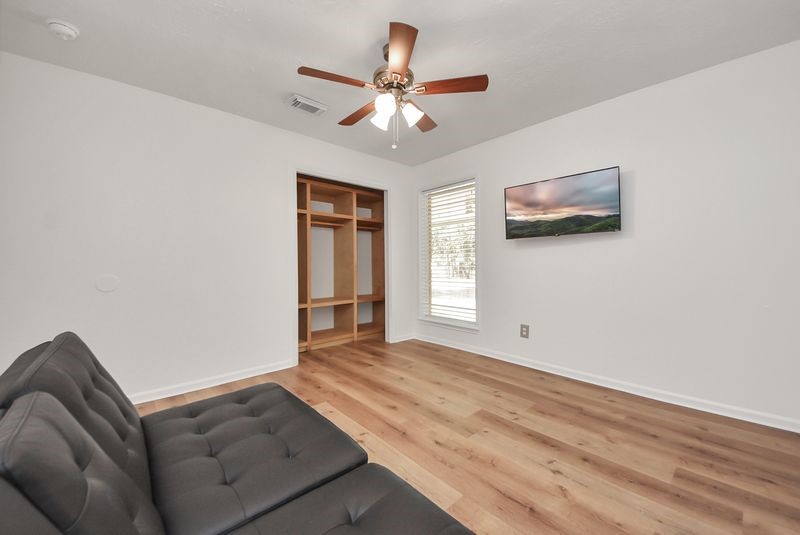 155 Springs Edge Drive Conroe, TX 77356 - Photo 32 of 49 a view of livingroom with window