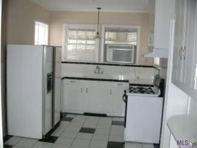 $2,400 | 2225 Broussard Street, Baton Rouge, LA 70808