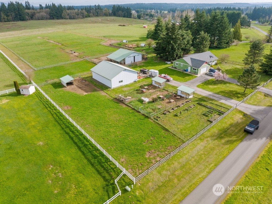9422 Gastaeson Lane Southwest Rochester, WA 98579 - Photo 1 of 35 a view of a tennis court