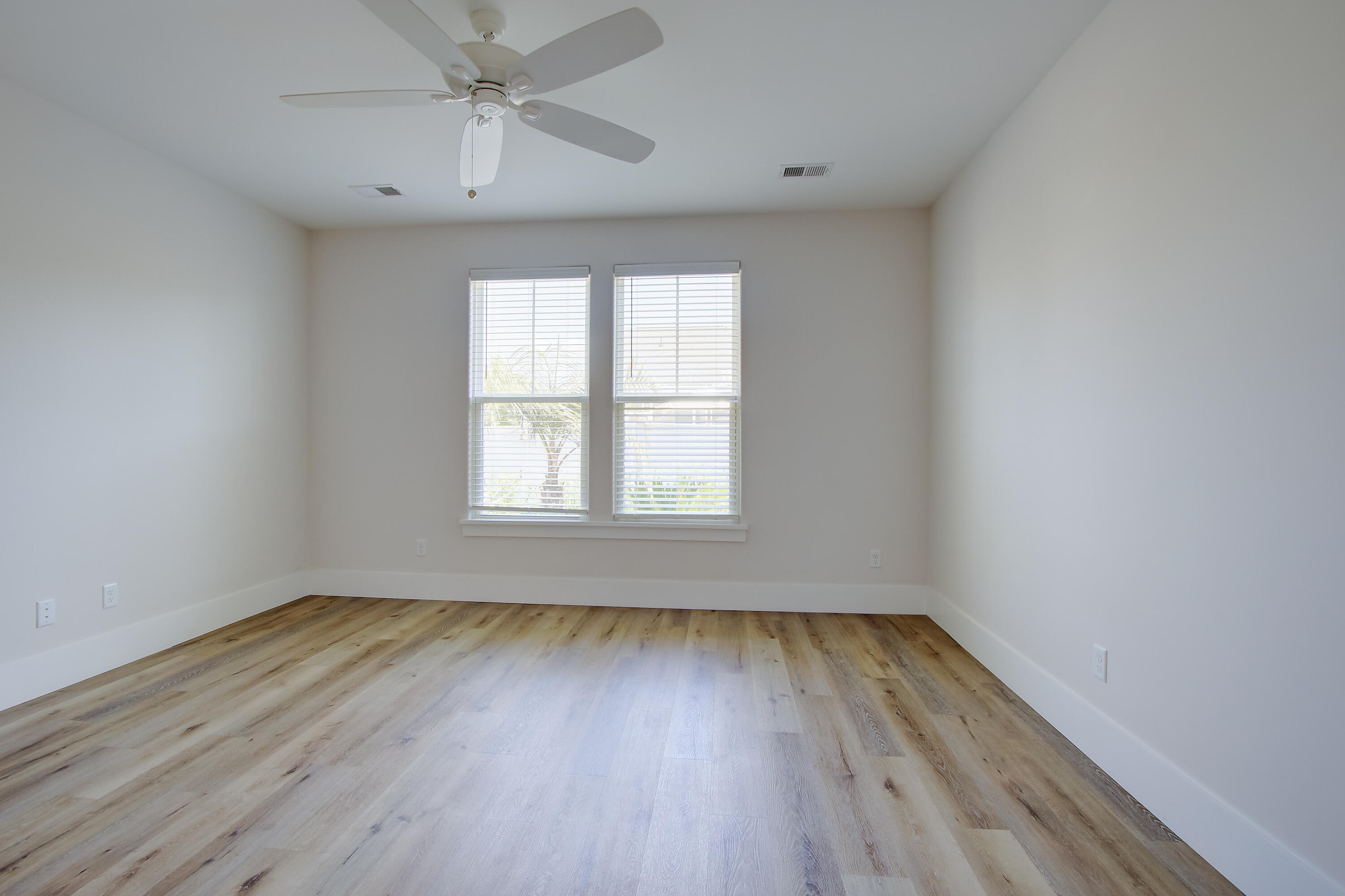 100 True Blue Loop Summerville, SC 29486 - Photo 13 of 32 05192026-111