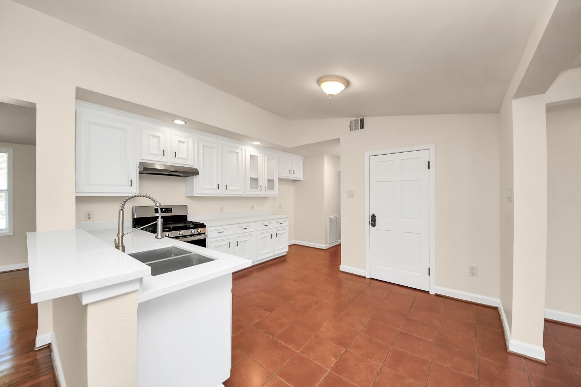 6701 Neff Street Houston, TX 77074 - Photo 12 of 44